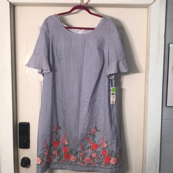 Studio One Dresses & Skirts - Striped Dress With Floral Hem